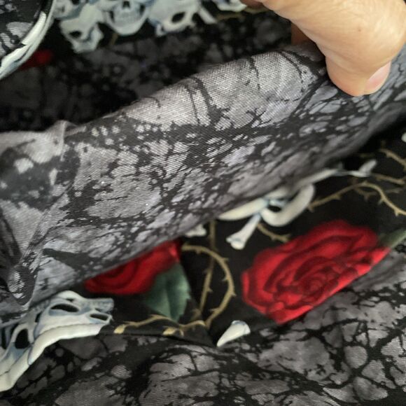 SKULL and ROSES Tote Bag with Multiple Pockets Bingo Craft 12 x 8‎ x 4.5 inches - Picture 11 of 11